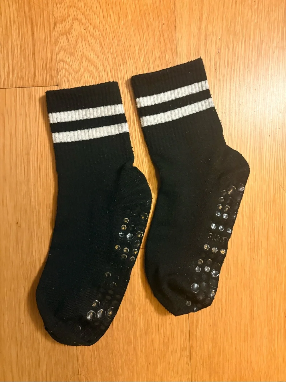 Women's Non-Slip Athletic Crew Socks in Black with White Stripes
